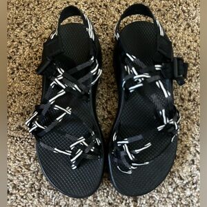 Chaco black strappy hiking sandal